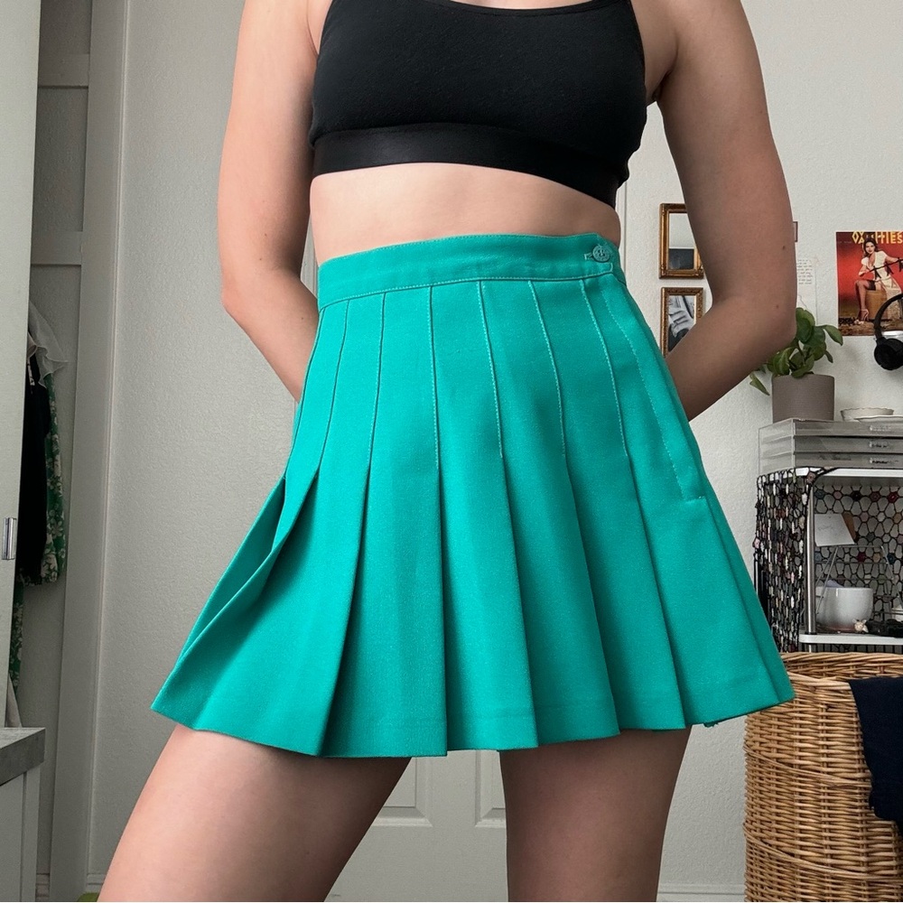 Vintage HEAD pleated cheerleader skirt